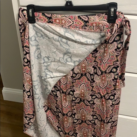 Maurice’s Paisley Print Wrap Skirt - Picture 3 of 5